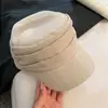 Sombrero ecuestre vintage negro plisado de copa plana para mujer, alta costura, apto para cabezas grandes, hace que el rostro parezca más pequeño, boina, gorra de repartidor