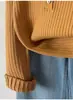 Camiseta de punto básica con cuello polo para mujer, nuevo estilo Otoño e Invierno 2025, suéter interior, top de hombro derecho de alta gama con efecto adelgazante
