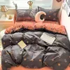 Conjunto de Quatro Peças de Algodão Puro Escovado Grau A Materno e Infantil Capa de Edredom Dupla Lençol de Cama Conjunto de Três Peças Espesso 100% Algodão para Dormitório Estudantil