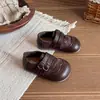 Zapatos tipo Brogue Birkenstock Estilo Coreano para Niños 2026 Nuevas Llegadas de Otoño para Niños Estilo Británico Compuesto Suela Suave Antideslizantes Zapatos Pequeños de Cuero