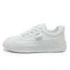 Tênis Branco Feminino QW-011 2026 Novos Sapatos Casuais de Couro Versátil para Estudantes e Mulheres Baixas