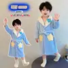 Roupão de Banho Infantil Inverno Engrossado Desenho Animado Meninos Meninas Longo Desenho Animado Fleece de Coral Pijama Roupa de Casa Roupão Moderno