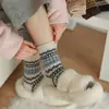 Meias Fair Isle Retrô Lã Femininas Outono e Inverno Estilo Étnico Artístico Meia-Calça Cano Médio Meias Longas de Inverno Espessadas