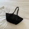 Bolsa Tote Grande Capacidade de Alto Valor para Mulheres, Bolsa de Ombro Elegante de Cor Sólida Retrô, Bolsa de Mão com Design Pequeno de Nicho para o Trabalho