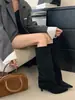 Botas Largas de Moda Estilo Coreano con Punta Fina y Tacón Bajo para Mujer Tendencia de Moda Otoño 2026 Elegante Nuevo Modelo Tacón Fino Adelgazantes