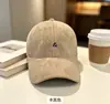 Nueva gorra de béisbol de gamuza bordada estilo coreano para mujer, adecuada para otoño e invierno, versátil, adecuada para cabezas grandes, hace que la cara se vea más pequeña, gorra cálida de pico de pato para hombre