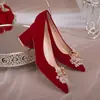 Sapatos de casamento, sapatos da noiva, saltos agulha vermelhos novos para madrinhas, sapatos femininos confortáveis de verão, adequados para brindes, sapatos de salto único estilo chinês Xiuhe