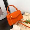 Bolso con relieve para mujer, estilo occidental, moderno, portátil, pequeño, cuadrado, 2023, estilo coreano, bandolera de hombro combinable.