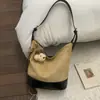 Bolso Casual Retro de Gamuza para Mujer 2025 Nuevo Estilo Ropa de Trabajo Bolso Cruzado Versátil Bolso Cubo de Moda para Hombro o Axila