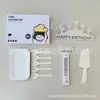 Set de vajilla desechable para pastel, incluye seis piezas, para fiestas de cumpleaños; fabricante de cuchillos, tenedores y platos para pastel; set de caja de regalo