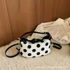 Bolso de Lunares para Mujer, Nuevo Estilo Verano 2026, Súper Popular, Bolso de Mano Pequeño Exquisito, Versátil para el Viaje Diario, Bolso de Hombro Único Cruzado
