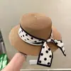Sombrero de Paja Plano de Copa Plana con Cinta de Lunares y Perlas para Mujer, Sombrero de Sol para Viajes de Verano, Sombrero de Paja Vintage de Ala Plana para Playa