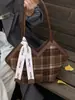 Bolsa de Ombro Transfronteiriça para Mulheres 2025 Verão Novo Moda Moderna de Grande Capacidade Bolsa Tote para Trabalho Bolsa de Axila para Mulheres