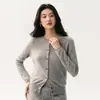 Cardigã de malha de cashmere bordado, doce e charmoso, inspirado na dopamina, para mulheres, com botões macios e coloridos e design de ombro raglã, uma peça de outer wear versátil