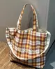 Bolsa de Teléfono Móvil Estilo Ins de Moda para Mujer para Ir al Trabajo en Primavera y Verano Nueva Bolsa Pequeña de Tela con Flores Bolso de Teléfono Móvil Bordado con Flores de Moda