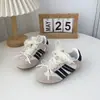 Zapatos para Niñas 2026 Otoño Nuevo Encaje Niños Pequeños Blancos Alemanes Entrenamiento Malla Zapatos Bebé Malla Transpirable Deportivos Zapatillas de Plataforma