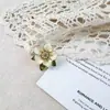 Broche Flor Dulce Mori Aleación Incrustado de Diamantes Flor de Gardenia Perla Ramillete Accesorios Lindos Hebilla de Presión Antideslizante para Mujer