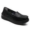 Zapatos de enfermera para mujer, suela blanda, cómodos, antideslizantes, no cansan los pies, suela gruesa, planos, huecos, para trabajo médico, zapatos blancos pequeños, fabricantes, en stock