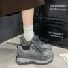 Zapatillas casuales de otoño para aumentar la altura, suela con patrón de llanta, nuevo modelo 2026, suela gruesa, ligeras, zapatillas de papá estilo París, unisex