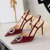 312-K202 Zapatos de Tacón Alto Estilo Europeo y Americano con Hebilla en V de Pedrería Puntera Puntiaguda Boca Baja Zapatos con Correa de Hebilla de Una Sola Línea para Mujer