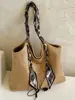 Bolsa de axila de gran capacidad para mujer, nueva colección otoño 2026, bolso de hombro moderno y elegante, bolsa de mano sencilla para el trabajo y los desplazamientos