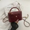 Bolsa pequena estilosa e versátil para mulheres, nova coleção 2026, perfeita para o trabalho e o uso diário, bolsa transversal leve e chique