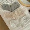 Los calcetines florales suaves de otoño tienen un sentido de atmósfera, los calcetines versátiles de media pantorrilla sin costuras retro geniales estilo Miu son dulces