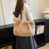 Super Popular Outono/Inverno Pelúcia Ombro Único Bolsa Grande Feminina 2025 Novo Estilo Grande Capacidade Estilo Coreano Ins Bolsa Tote de Ombro para o Dia a Dia