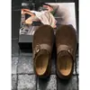 Nova Coleção de Outono 2026: Sandálias Birkenstock Plataforma de Camurça Retrô para Mulheres Baixas, Versáteis e Casuais