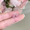 Brincos Pequenos de Flor com Cor Gradiente para Mulheres 2026 Novos Pequenos Modernos Versáteis Piercings de Cartilagem da Orelha Piercings de Concha Acessórios de Orelha