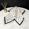 Pañuelo de Seda de Puntos, Estilo Coreano de Alta Gama Versátil Falso Seda 70cm Pañuelo Pequeño, Fajín Decorativo, Lazo para el Cabello, Pañuelo para la Cabeza, Pañuelo para el Cuello