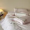 Conjunto de Roupa de Cama Elegante Floral Bordado Francês Algodão de Fibra Longa de Dupla Torção Anos 50 Amigo da Pele Textura Delicada Conjunto de Quatro Peças