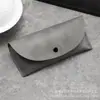 Estuche Retro de Cuero para Gafas en Seis Colores, Empaque Forrado de Terciopelo, Estuche Resistente a la Presión con Cierre a Presión para Gafas de Sol, Se Puede Imprimir con Logo