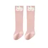 Calcetines altos para bebé, nuevos estilos de otoño/invierno, hechos de algodón de fibra larga, de ajuste holgado y cómodos, adecuados para usar en interiores, calcetines de bebé grado A