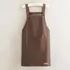 Avental impermeável e resistente a óleo com alças, adequado para homens e mulheres, para uso na cozinha, como vestimenta de trabalho e para serviços de catering, especialmente para lojas de chá de leite; cor lisa, design de bolso grande