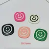 Dopamina Cara Sonriente Accesorios para Joyería DIY Venta al por Mayor Funda para Teléfono Celular Zapatos con Agujeros Pasador Calcetines Paquete de Materiales de Etiqueta de Cuero Parche