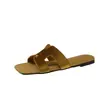 Nuevas Pantuflas Planas de Terciopelo 2026 para Mujer, Para Usar al Aire Libre, Chanclas de Tira Única, Sandalias de Moda y Versátiles, Pantuflas Cómodas de Suela Suave para Verano