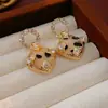 Pendientes Redondos con Incrustaciones de Diamante y Estampado de Leopardo en Forma de Rombo, Estilo Moda Retro Elegante Versátil, Pendientes de Botón de Lujo Ligero de Alta Gama para Mujer