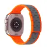 Adecuado para Correa de Apple Watch S10 Tres Piezas Completamente Magnética Ultra Generación 1-9 Se Correa de Silicona Bicolor