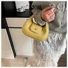Bolso Pequeño Retro de Gama Alta para Mujer 2026 Nuevo Estilo Verano Bolso de Media Luna Bolso Cruzado de Oficina Bolso de Hombro Único Debajo del Brazo