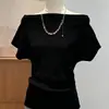 Camisa de Punto Azul de Alta Gama de Manga Corta para Mujer, Nuevo Estilo Verano 2026, Estilo Maduro y Elegante, Escote Asimétrico, Hombros Descubiertos, Top que Expone la Clavícula