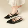 Sandalias Casuales Versátiles de Moda de Punta Aguda con Tachuelas que Aumentan la Altura, Estilo Nuevo Primavera/Verano 2026, de Punta Cerrada, para Viajes Diarios y Uso en Casa
