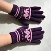 Luvas de lã para estudantes, espessadas para inverno e outono, disponíveis em várias cores, com estampas de desenhos animados, design de cinco dedos e projetadas para manter as crianças aquecidas