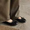 Sapatos Casuais de Moda 1CM com Sola Macia Confortáveis Sapatos Individuais 2026 Verão Novo Bico Redondo Fundo Plano Corte Baixo Slip-on Pequenos Sapatos de Couro