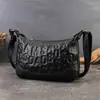 Bolsa Transversal de Ombro Único Feminina Modelo Novo 2026, Couro Macio Gravado, Bolsa para Mãe de Meia-Idade e Idosa, Bolsa de Braço Casual Retro para o Dia a Dia