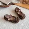 Zapatos Retro Mary Jane para Niñas Otoño Nuevos Planos Zapatos Individuales Estampado de Leopardo Terciopelo Zapatos de Princesa con Suela Suave para Niños 6-12 Años