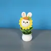 Planta em vaso tecida à mão produto acabado rosto sorridente girassol coelho girassol pequena planta em vaso decoração de carro barraca de atacado