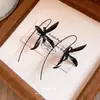 Pendientes de Gancho con Colgante de Flor Pintada en Spray de Metal 2026 Nuevo Estilo Pendientes de Lujo Ligero de Alta Gama Pendientes Únicos de Nicho con Temperamento para Mujer