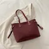 Bolsa Tote Grande de Couro Sintético Estampa de Leopardo Nicho Estilo Coreano 2025 Nova Outono e Inverno Elegante Fosca Retrô de Alto Valor Bolsa de Ombro