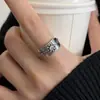 Anillo fino de diseño de pétalo retorcido con textura retro nuevo, una pieza única y elegante, anillo ajustable para mujer